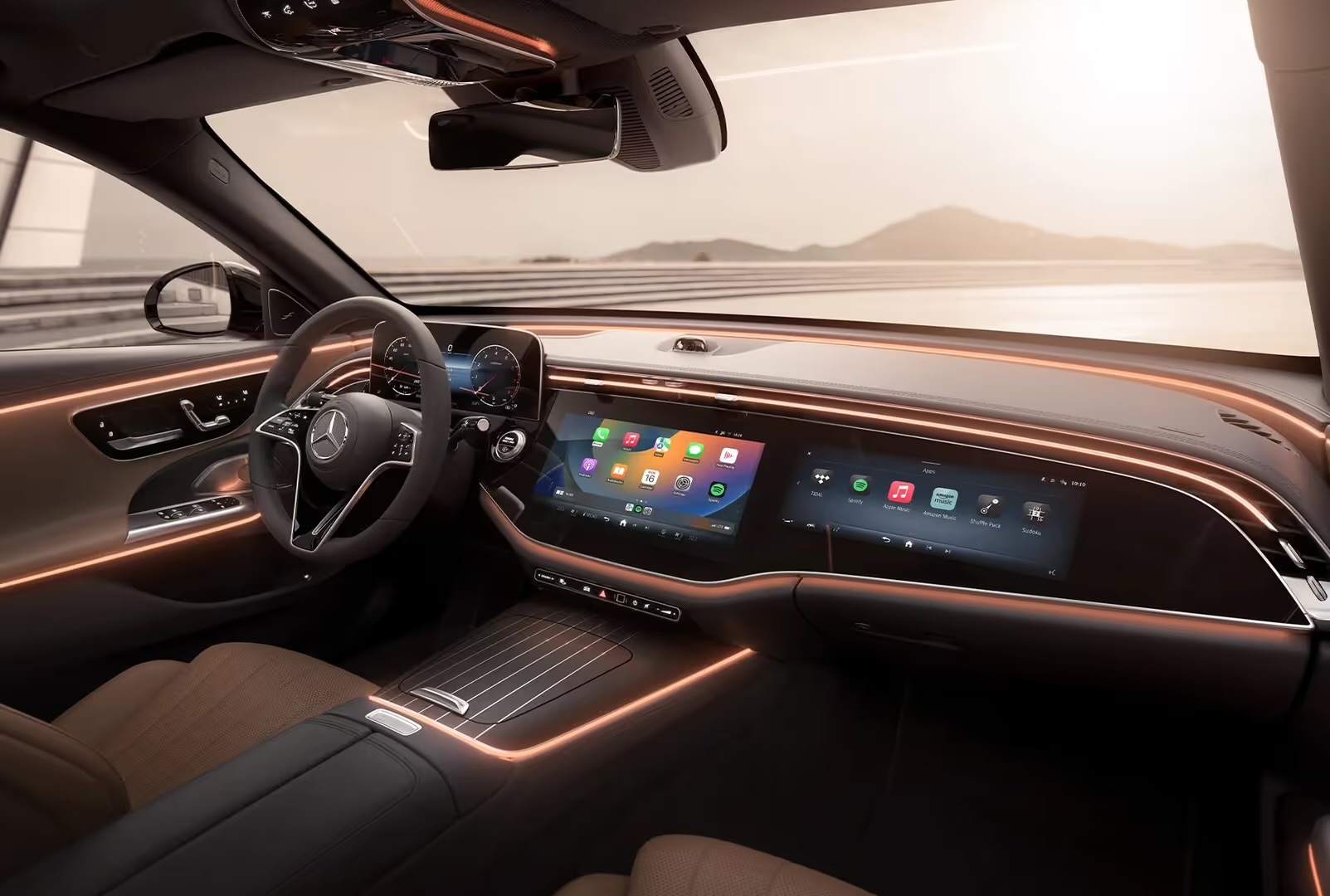 Premium Mercedes interiør med Hyperscreen og ambient belysning
